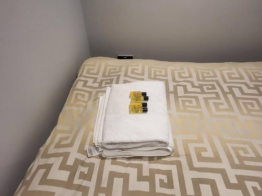 Entire Reigate Apartment Hosted By Pius Exterior foto