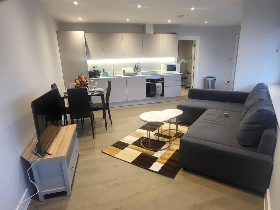 Entire Reigate Apartment Hosted By Pius Exterior foto